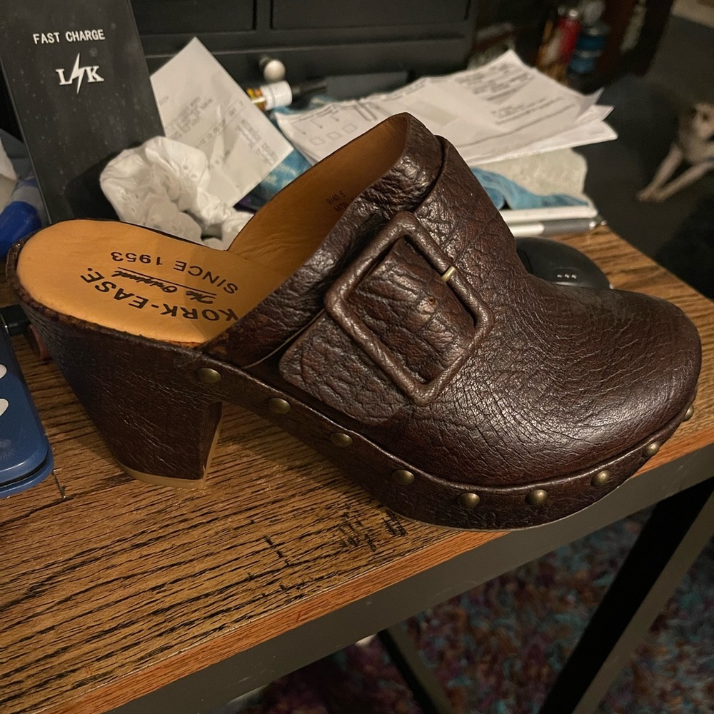 Brand New Never Worn Kirk-Ease Maddison Mahogany leather clogs
